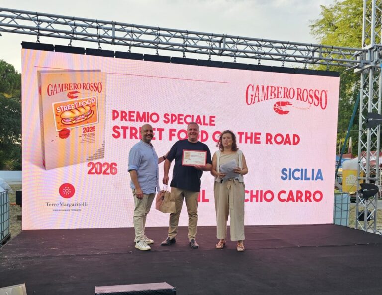 Il miglior “Street Food on the road” d’Italia è il panino con porchetta di suino nero dei Nebrodi dell’allevatore Giuseppe Oriti, premiato a Roma da Gambero Rosso